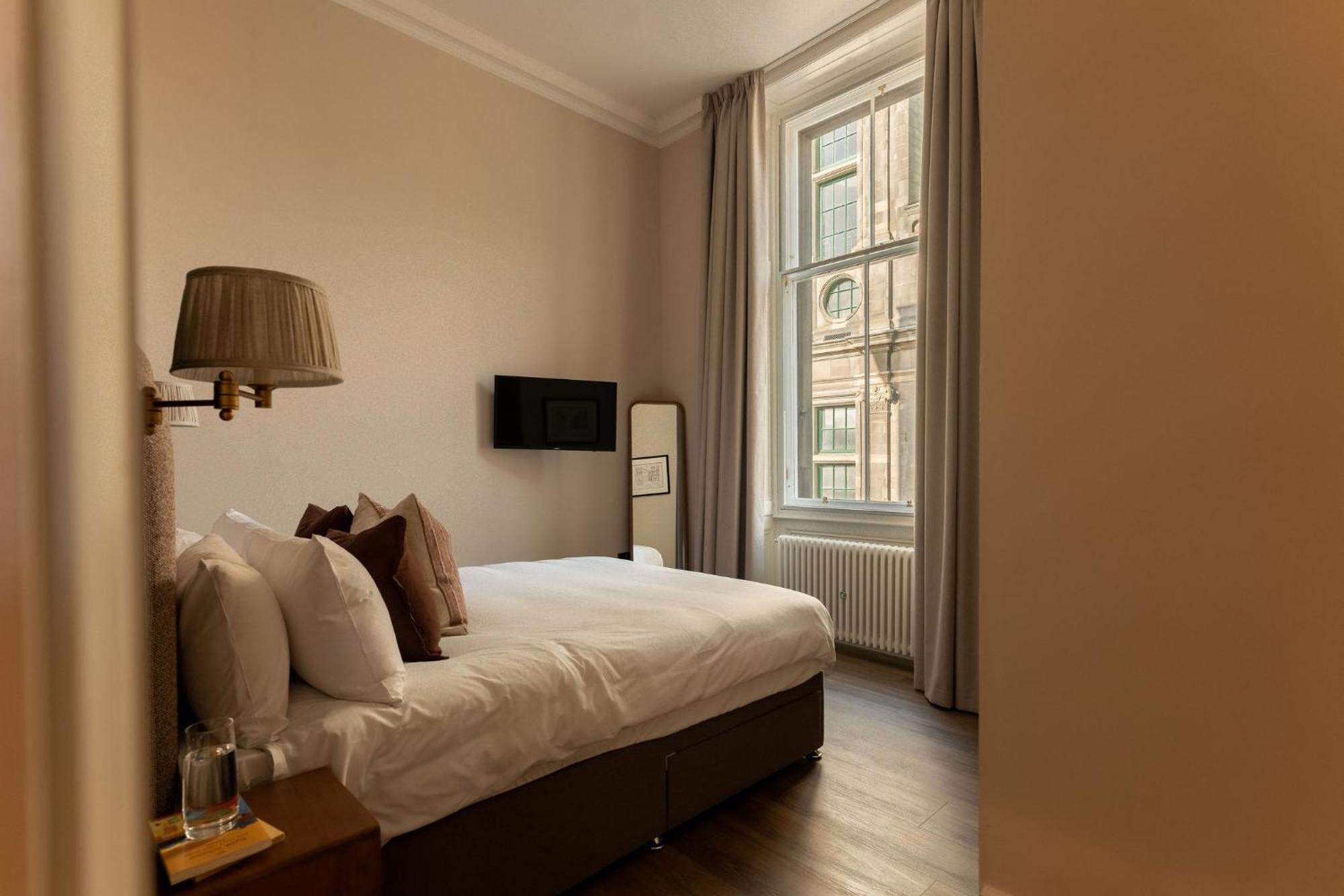 Moment George IV Bridge Hotel Edinburgh Room photo