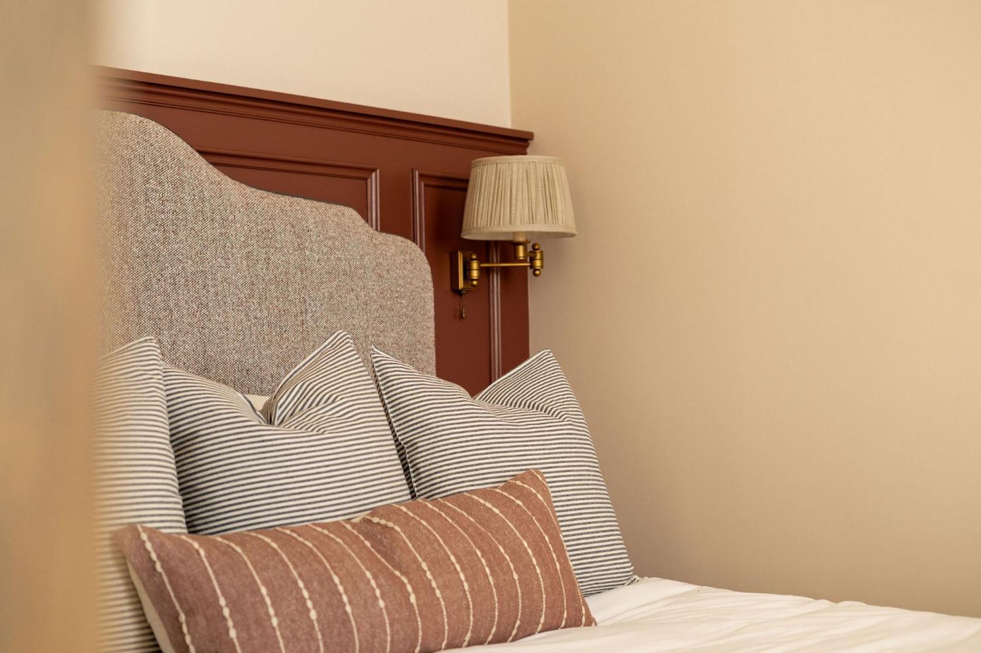 Moment George IV Bridge Hotel Edinburgh Room photo